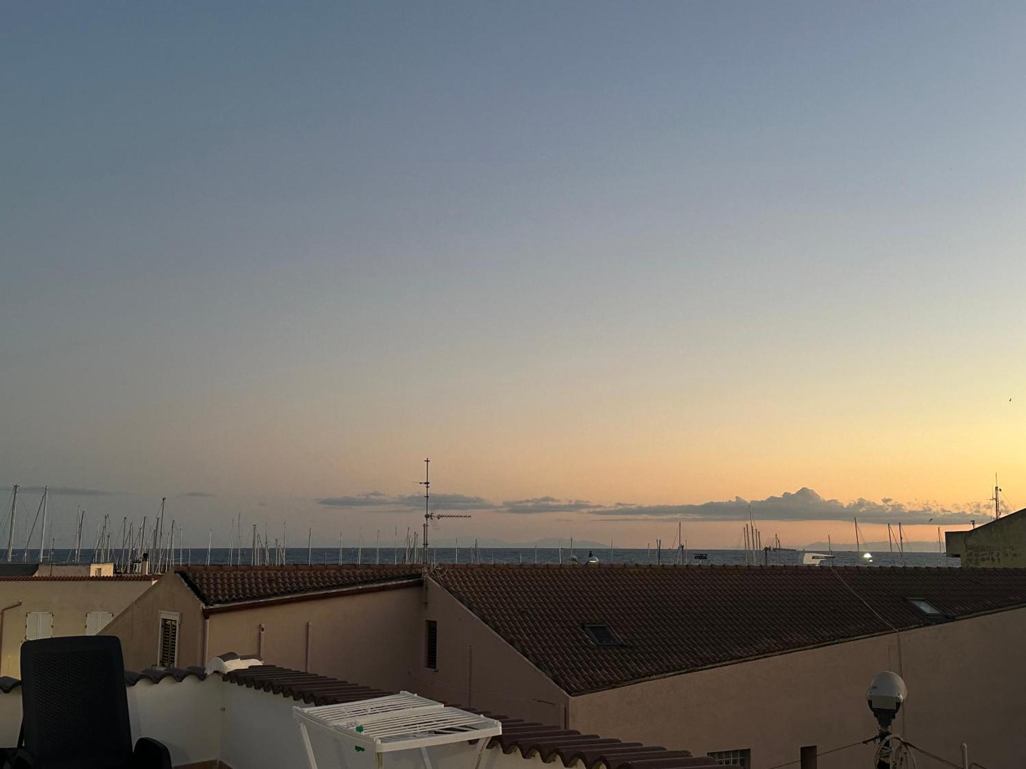 Moncici House Hotel Porto Torres Exterior foto